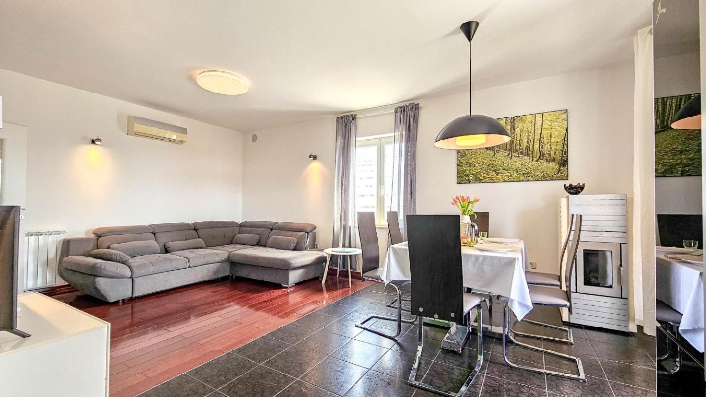Casa Lutoma Villa Kmeti Bagian luar foto